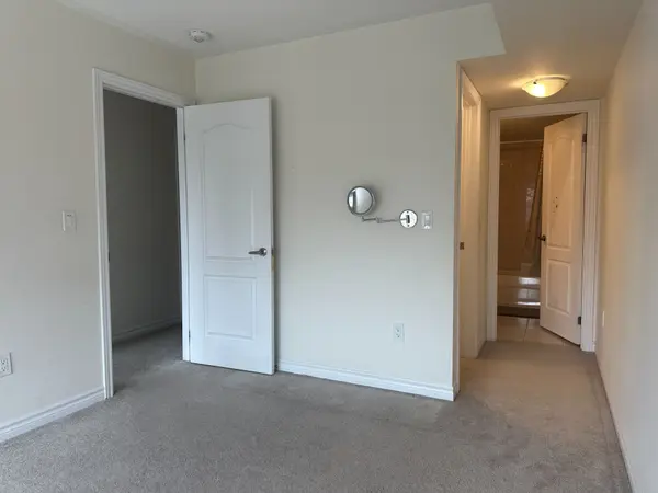 181 Parktree DR #21-3rd floor bedroom, Vaughan, ON L6A 5B1