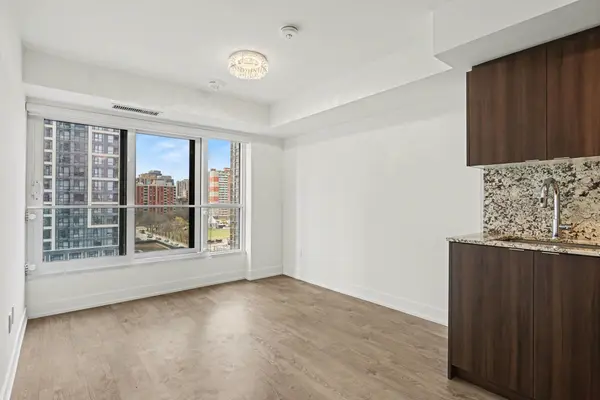 5 Mabelle AVE #732, Toronto W08, ON M9A 0C8