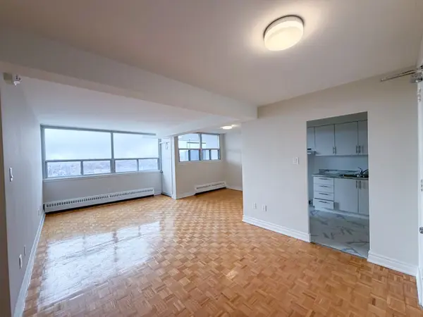 1442 Lawrence AVE W #1016, Toronto W04, ON M6L 1B2