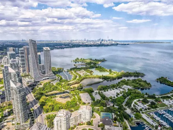 30 Shore Breeze DR E #438, Toronto W06, ON M8V 0J1