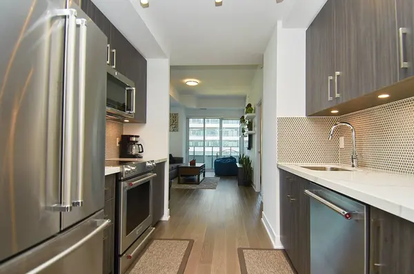 30 Shore Breeze DR E #438, Toronto W06, ON M8V 0J1