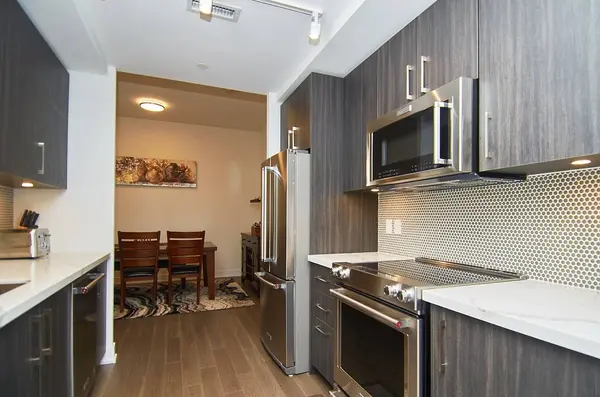 30 Shore Breeze DR E #438, Toronto W06, ON M8V 0J1