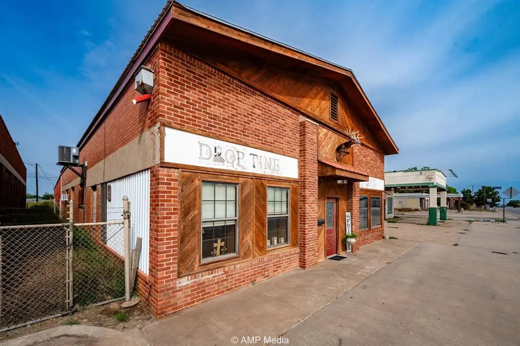 211 N Swenson Street, Stamford, TX 79553