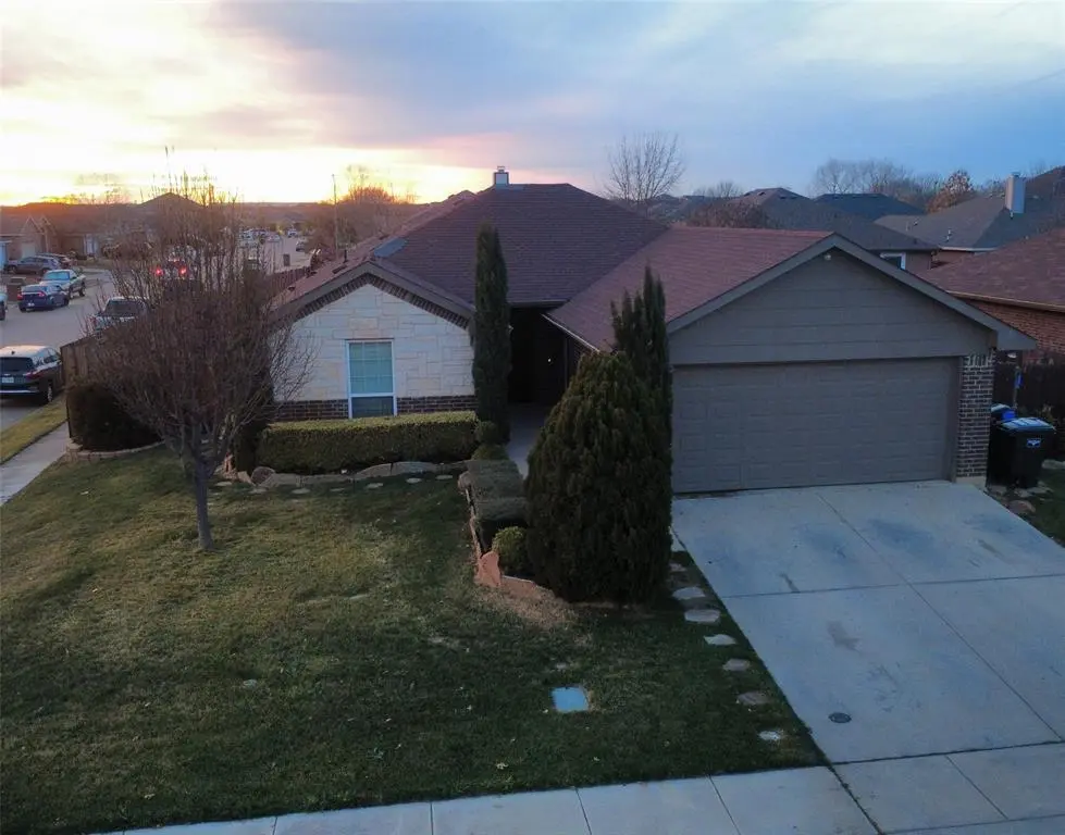 7982 Los Alamitos Lane, Fort Worth, TX 76140