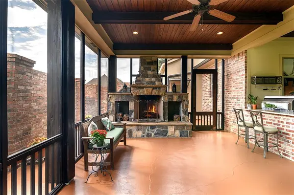 1166 Waters Edge Circle, Shreveport, LA 71106