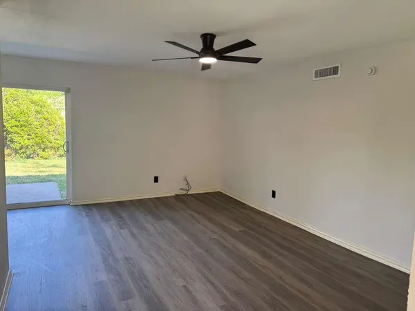 302 Independence Drive, Garland, TX 75043