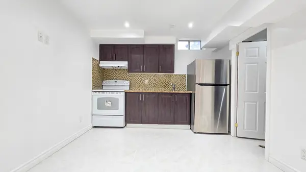 7 Mccrackin CT, Vaughan, ON L4J 2T2