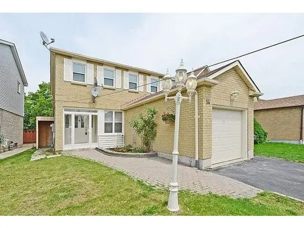 14 Nutmeg ST, Brampton, ON L6S 4A8