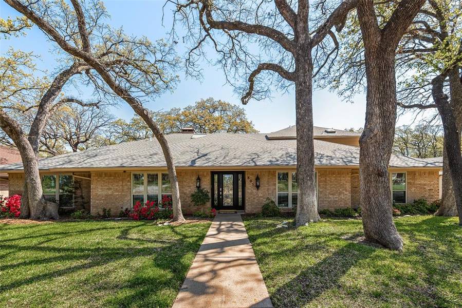 805 Crowley Road, Arlington, TX 76012