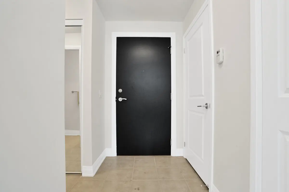 85 Attmar DR #328, Brampton, ON L6P 0Y6