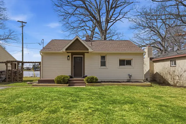 1700 S Hughes RD, Genoa Twp, MI 48114