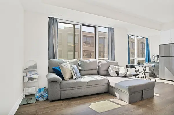 85 Attmar DR #328, Brampton, ON L6P 0Y6