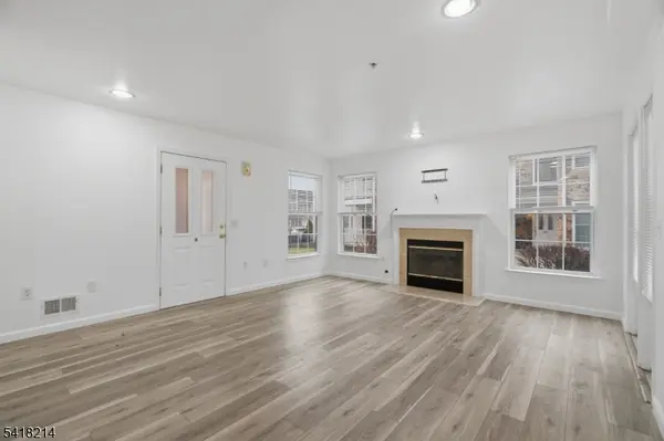 116 Chariot Ct #116, Piscataway Twp., NJ 08854