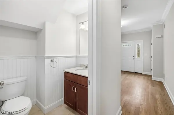 39 Bellows Ln, Montville Twp., NJ 07082