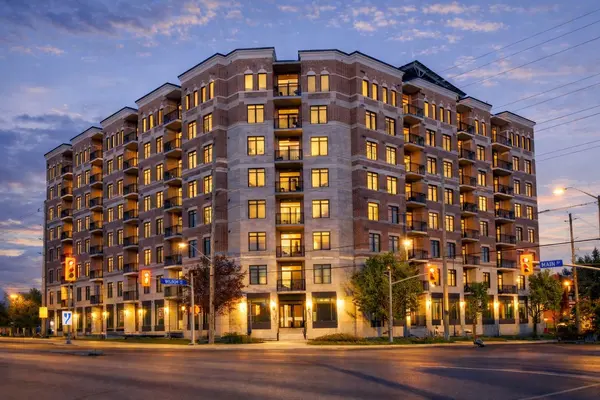 5917 Main ST #602, Whitchurch-stouffville, ON L4A 5G4