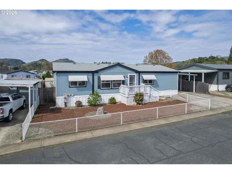 221 NW BREE DR, Winston, OR 97496