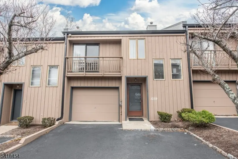 1359 Stephanie Dr, North Caldwell Boro, NJ 07006