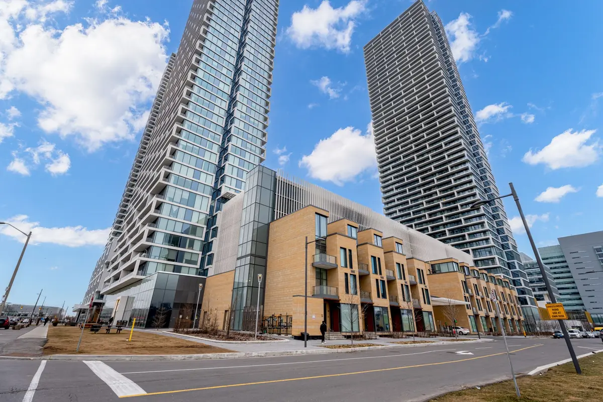 9 Buttermill AVE #Th02, Vaughan, ON L4K 0J5