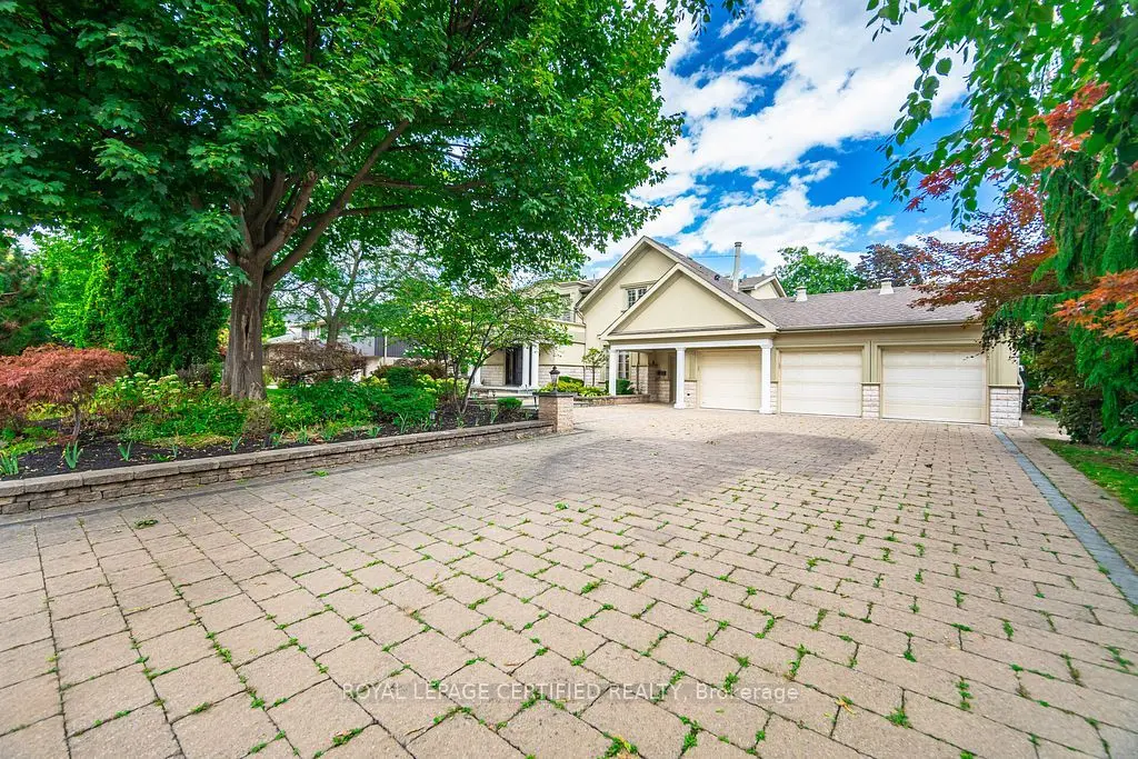 2197 Courrier LN, Mississauga, ON L5C 1V1