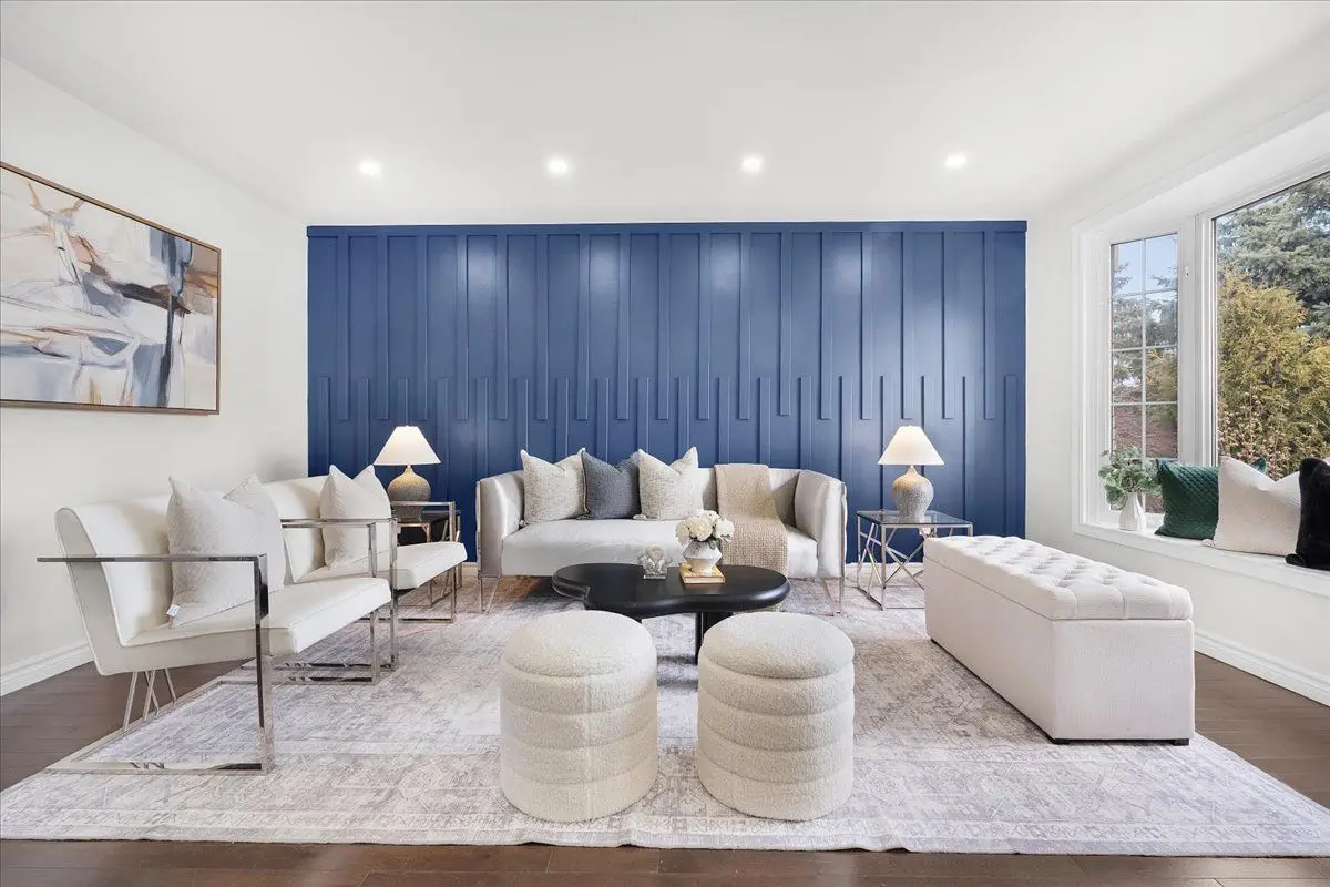 56 Nash RD S, Hamilton, ON L8K 4J7