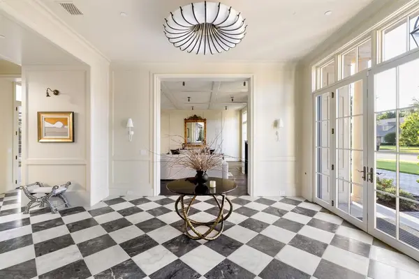 5610 Lobello, Dallas, TX 75229