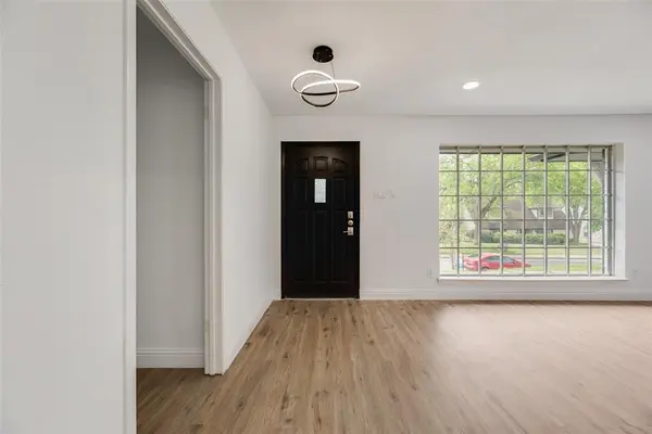 10823 Meadowcliff Lane, Dallas, TX 75238