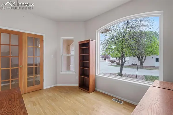 250 E Poppy LN, Pueblo, CO 81007