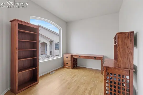 250 E Poppy LN, Pueblo, CO 81007