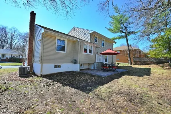 7 Robin Rd, Fanwood Boro, NJ 07023