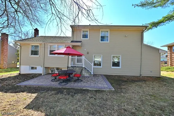 7 Robin Rd, Fanwood Boro, NJ 07023