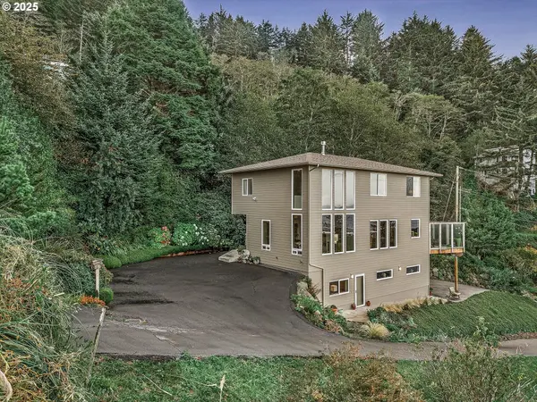 121 GREENHILL DR, Yachats, OR 97498