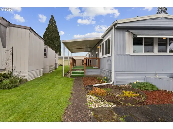 3096 Rainbow LOOP #3096, Hubbard, OR 97032