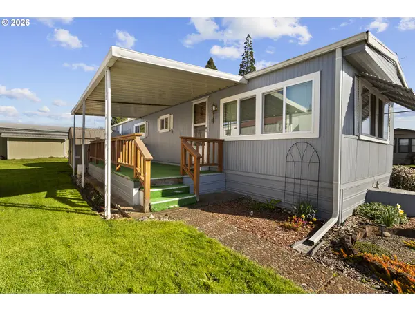 3096 Rainbow LOOP #3096, Hubbard, OR 97032