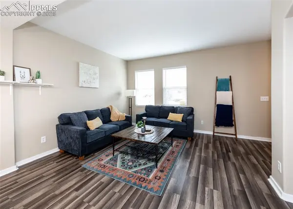 5182 Dovetail LN, Colorado Springs, CO 80916