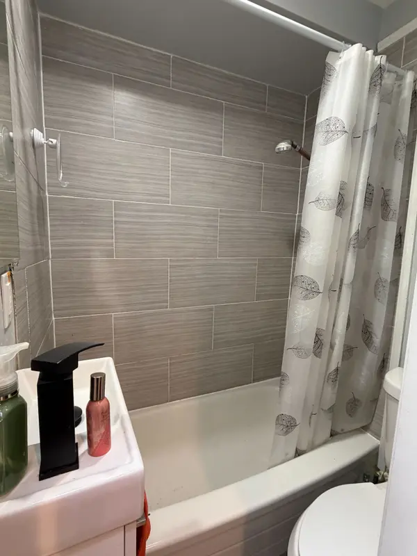 850 Bathurst ST #4, Toronto C02, ON M5R 3G1