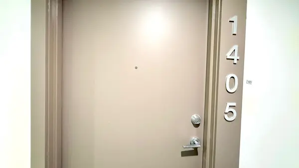 1010 Sandy Beach RD #1405, Pickering, ON L1W 3V9