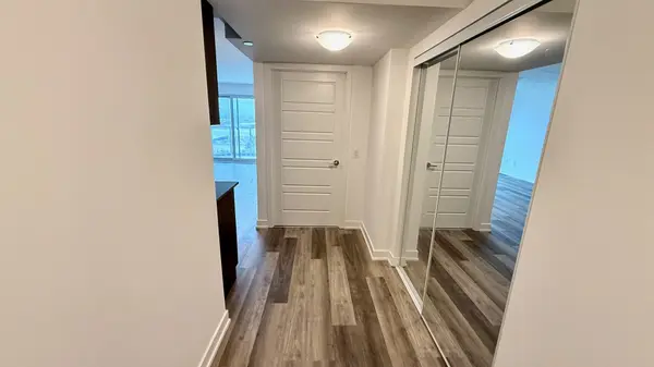 1010 Sandy Beach RD #1405, Pickering, ON L1W 3V9