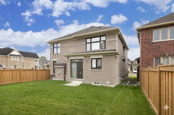 49 Ainslie Hill CRES, Georgina, ON L0E 1R0