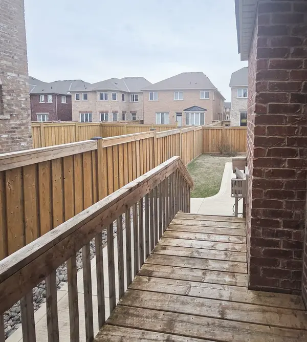 68 Phyllis DR, Caledon, ON L7C 4E2