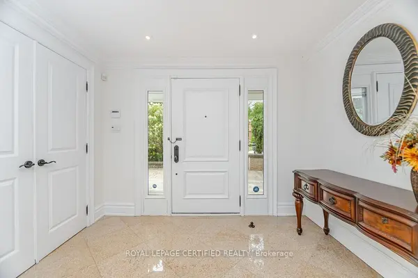 2197 Courrier LN, Mississauga, ON L5C 1V1