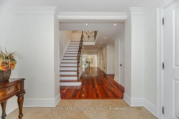 2197 Courrier LN, Mississauga, ON L5C 1V1