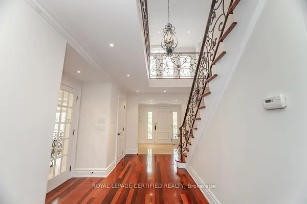 2197 Courrier LN, Mississauga, ON L5C 1V1