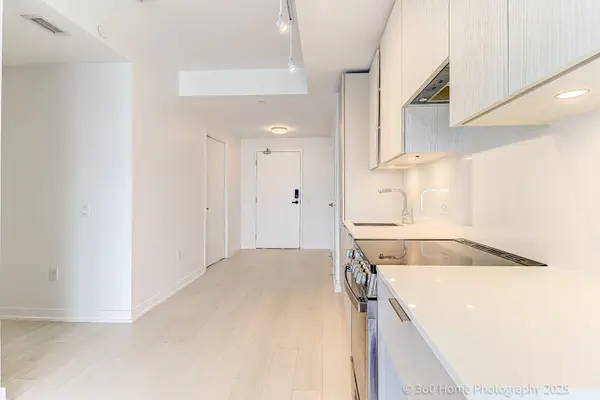 3900 Confederation Pkwy #2912, Mississauga, ON L5B 0M3