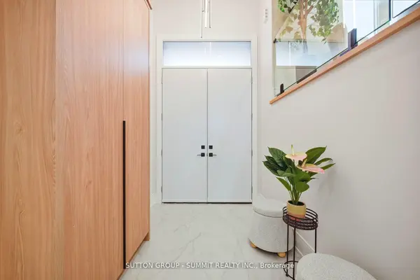 1228 Alexandra AVE, Mississauga, ON L5E 2A5