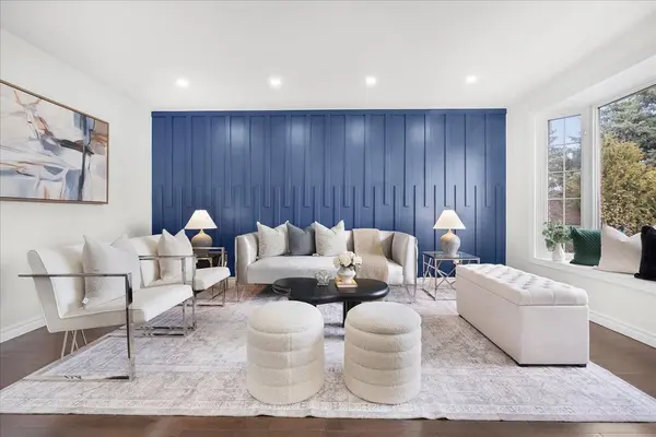 56 Nash RD S, Hamilton, ON L8K 4J7