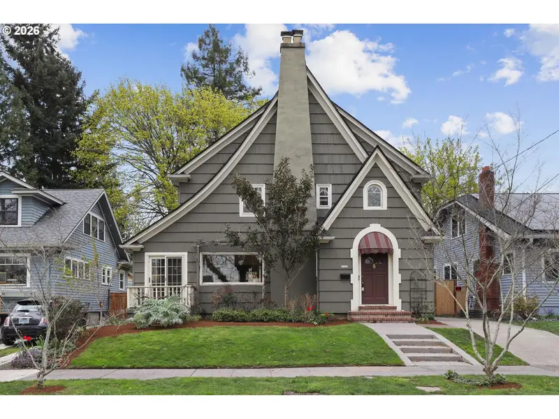 4307 SE OAK ST, Portland, OR 97215