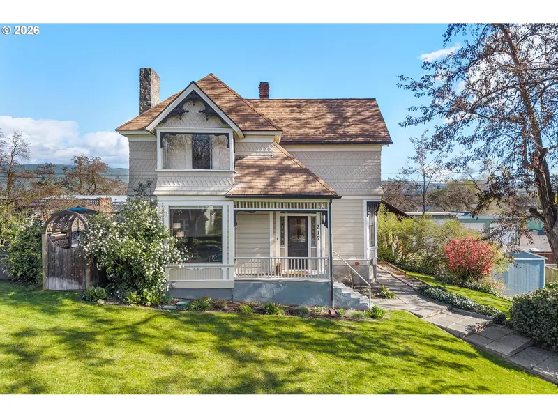 217 W 8TH ST, The Dalles, OR 97058