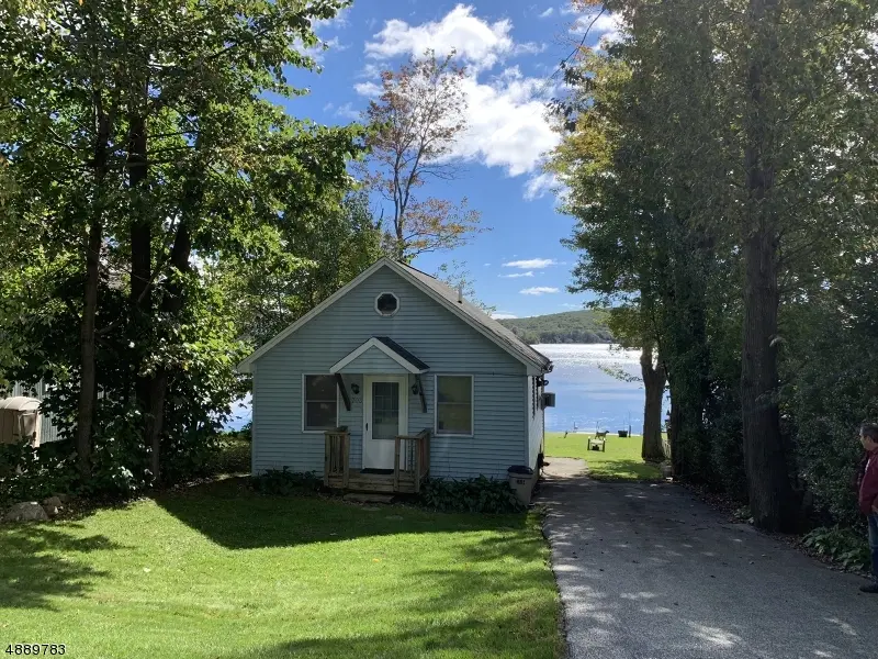 703 Lake Shore Dr, West Milford Twp., NJ 07421
