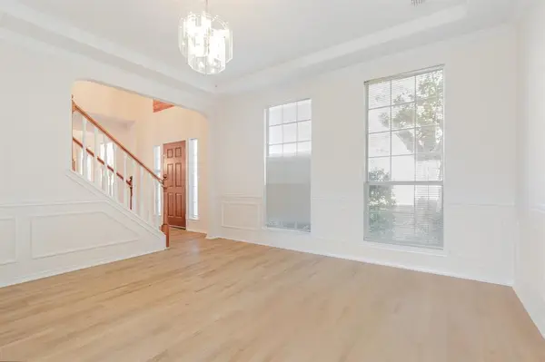 964 Camden Drive, Lewisville, TX 75067