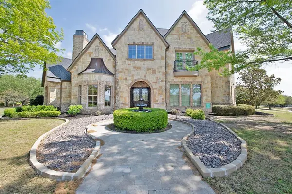 100 Manor Drive, Heath, TX 75032